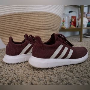 Addidas Originals womens swift run shoes